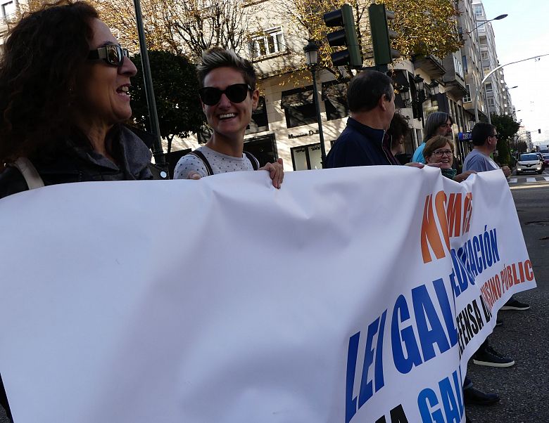 17-11-16 ManiFolgaEstudantilVigo12.JPG